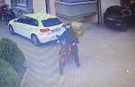 Kendi motosikleti gibi bindi, vitesi boşa atıp götürdü