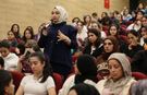Vali ve Eşi Öğrencilerle Buluştu