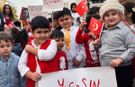 Kars'ta minik yüreklerin Cumhuriyet coşkusu sokaklara taştı