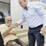 Geçmişini unutup sokaklarda yaşamaya başlayan adam, devletin şefkat elini uzatmasıyla bambaşka bir görünüme kavuştu