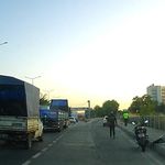 Motosikletten düşen kadın sürücü yaralandı