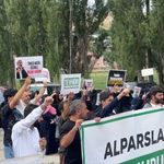 Kuytul taraftarları Erzurum'da cezaevi önünde izinsiz gösteri yaptı