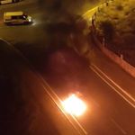 Seyir halindeki motosiklet alev alev yandı