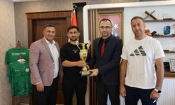 Gaziantep"te Şampiyon Oldu, Kupasıyla Iğdır"a Döndü