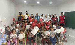 Minik öğrencilere ambulans tanıtımı