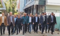 AK Parti’den Tuzluca’da ‘Terörsüz Türkiye’ ve ‘Türkiye Yüzyılı’ kapsamında Yürüyüş ve Esnaf Ziyareti