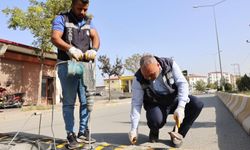 Iğdır Belediyesi’nden Trafik Güvenliği Hamlesi: Cadde ve Sokaklara Hız Kesiciler Monte Edildi