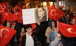 Iğdır’da Cumhuriyet Coşkusu: Fener Alayı ve Yürüyüşle 102. Yıl Kutlandı