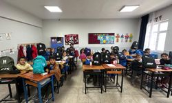 Büro Memur-Sen'den Öğrencilere "Bir Çanta Mutluluk" Projesi