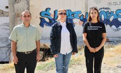63 kişinin öldüğü apartmanın davasında aileler, karar duruşması öncesi enkaz alanında toplandı