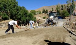 Ağrı’da Karlıca ve Bozkaş köy yollarında çalışmalar tamamlandı