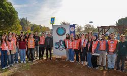 BUÜ’nün ’50. Yıl Sokağı’ fidanlarla renklendirildi