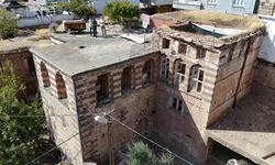 Diyarbakır’da zindanından su kuyusuna kadar olan 15. yüzyıldan kalma Beyler Konağı asırlardır varlığını koruyor