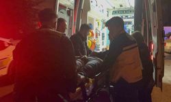 Elektrikli bisikletle kamyonetin altına girdi: 1 yaralı