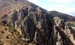 Erzincan’daki Kalecik Kalesinin tarihi Tunç Çağı’na dayanıyor