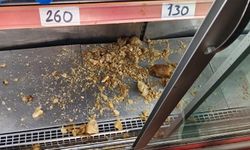 Erzurum’da iş yerinde korkutan anlar, Dolapta donan şişe patladı