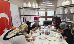 Erzurum’da şehit yakınlarına sanatla şifa: Çini, Tezhip ve Ebru kursları başladı