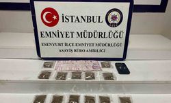 Esenyurt’ta kamyonetten uyuşturucu madde ticareti yapan şüphelilere suçüstü