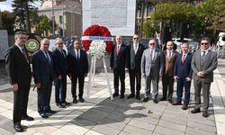 Eskişehir’de 29 Ekim kutlamaları çelenk sunma töreniyle başladı