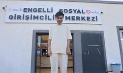 Evden çıkmayan telefon bağımlısı genç, saatler süren diyalogla ikna edilerek 3 yıl sonra duş aldırıldı ve tıraş ettirildi
