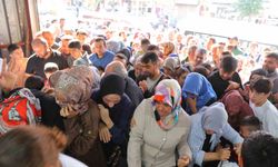 Giyim mağazasında indirim izdihama neden oldu