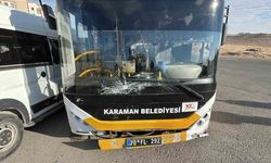 Halk otobüsü ile okul servisi çarpıştı: 2 yaralı