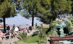İngiliz ve Alman turistler Kale’nin biber tatarı ve pidesine bayıldı