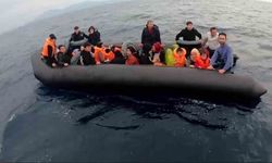 İzmir açıklarında 52 düzensiz göçmen yakalandı
