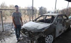 Otluk alanda çıkıp samanlığa sıçrayan yangında, tarım aletleri ve otomobilleri yanan depremzede ailenin emekleri kül oldu