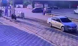 Otomobillerin kafa kafaya çarpıştığı kazada 2 kişi yaralandı, o anlar kamerada