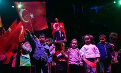 Sancaktepe’de Cumhuriyet coşkusu fener alayı ve Feridun Düzağaç konseriyle zirveye ulaştı