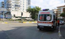Ticari araç ile motosiklet çarpıştı: 1 yaralı