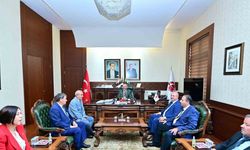 Vali Aksoy muhtarlar heyetini makamında kabul etti.