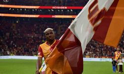 Victor Osimhen, Okan Buruk’u yakaladı