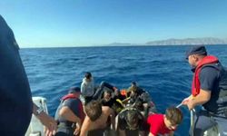 Yunanistan’ın geri ittiği 5’i çocuk 22 düzensiz göçmen kurtarıldı