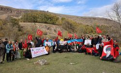 102 Kişi Cumhuriyet İçin Yürüdü