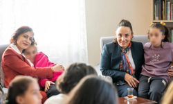 Vali Eşinden Kimsesiz Çocuklara Sıcak Dokunuş