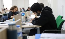 Öğrenciler Ders Çalışmak İçin Kütüphanelere Akın Ediyor