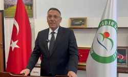 IĞDIR ÜNİVERSİTESİNE 17 YIL SONRA ATATÜRK BÜSTÜNE KAVUŞTU