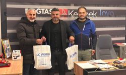 Doğtaş ve Kelebek Mobilya Personelinin Atatürk’e Saygı Duruşu Ödülle Taçlandırıldı