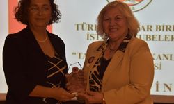 Iğdır Türk Kadınlar Birliği Şube Başkanı Sabiha Sever’e “Onur Plaketi”