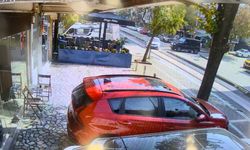 15 milyon liralık cipe çarpmamak için manevra yaptı, tatlıcı dükkanına böyle girdi