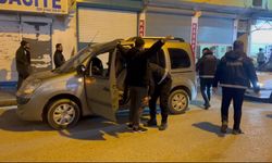 Aranan 2 kişi yakalandı