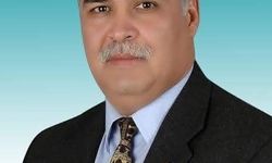 Başkan araç kullanırken kalp krizi geçirip hayatını kaybetti