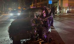 Bayrampaşa’da otobüs ile otomobil kafa kafaya çarptı: 3 yaralı