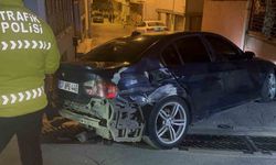 Bursa’da "dur" ihtarına uymayan sürücü 5 kilometre kaçtı: 3 araca ve duvara çarptı