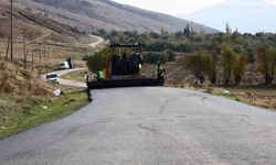 Dinar’ın köylerinde sıcak asfalt çalışmaları başladı