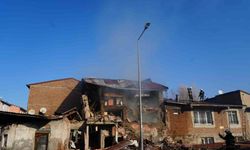 Doğalgaz patlaması: 2 ev çöktü, 1 yaralı