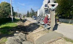 Düzce’de köy yollarına v kanal yapılıyor