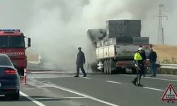 Elazığ'da Alev alan tır, söndürüldü
